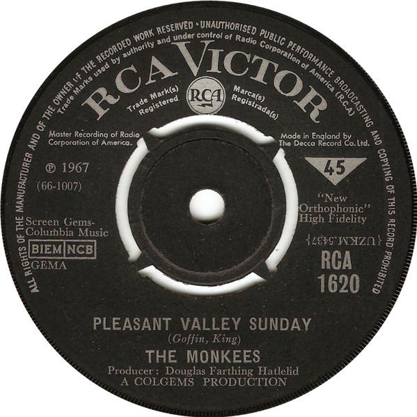 The Monkees - Pleasant Valley Sunday / Words